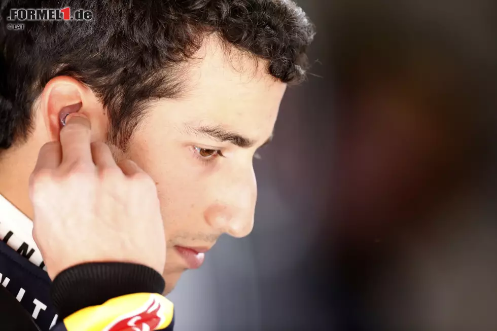 Foto zur News: Platzierung gut, Konkurrenzfähigkeit nicht: Daniel Ricciardo ohne Chance gegen Mercedes.