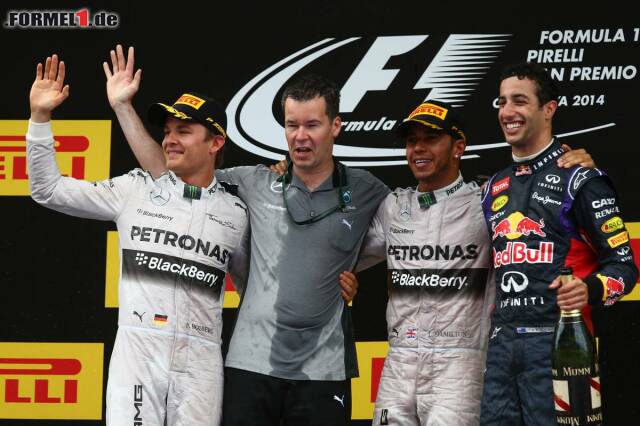 Foto zur News: Zum fünften Mal in Folge Mercedes, zum vierten Mal in Folge Lewis Hamilton: Die Erfolgssträhne der "Silberpfeile" hielt auch in Barcelona an.