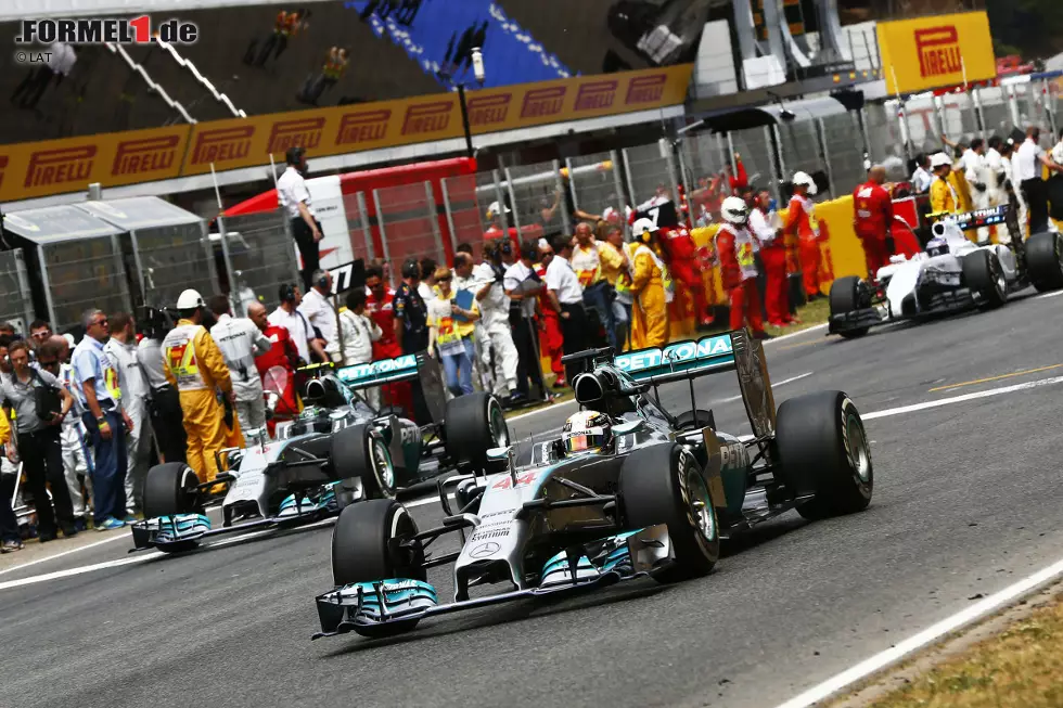 Foto zur News: Lewis Hamilton (Mercedes) und Nico Rosberg (Mercedes)