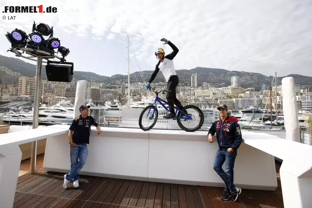 Foto zur News: Red Bull sorgte mit einem Fahrradprofi für Aufsehen.