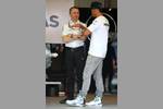 Foto zur News: Lewis Hamilton und Paddy Lowe (Mercedes)