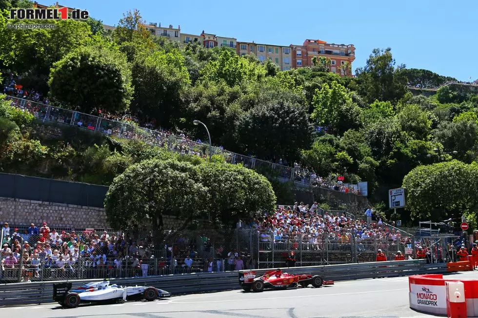 Foto zur News: Valtteri Bottas (Williams) und Kimi Räikkönen (Ferrari)