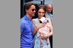 Foto zur News: Tamara Ecclestone mit Ehemann Jay Rutland und der gemeinsamen Tochter Sophie