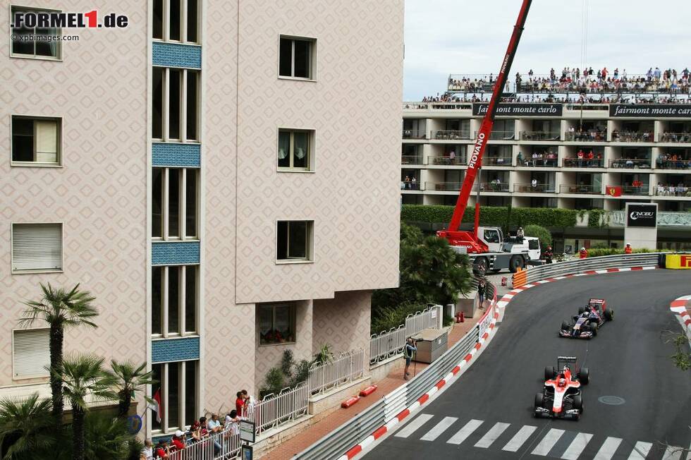 Foto zur News: Jules Bianchi (Marussia) und Jean-Eric Vergne (Toro Rosso)