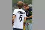 Foto zur News: Nico Rosberg (Mercedes) und Sebastian Vettel (Red Bull)