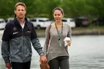 Foto zur News: Jenson Button (McLaren) mit seiner Verlobten Jessica Michibata