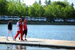 Foto zur News: Jean Alesi und Kimi Räikkönen (Ferrari)