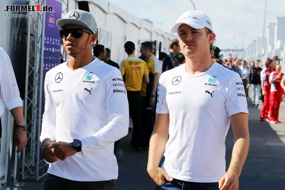 Foto zur News: Lewis Hamilton (Mercedes) und Nico Rosberg (Mercedes)