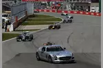 Foto zur News: Hinter dem Safety-Car gefangen: Nico Rosberg (Mercedes), Sebastian Vettel (Red Bull), Lewis Hamilton (Mercedes), Valtteri Bottas (Williams) und Felipe Massa (Williams)