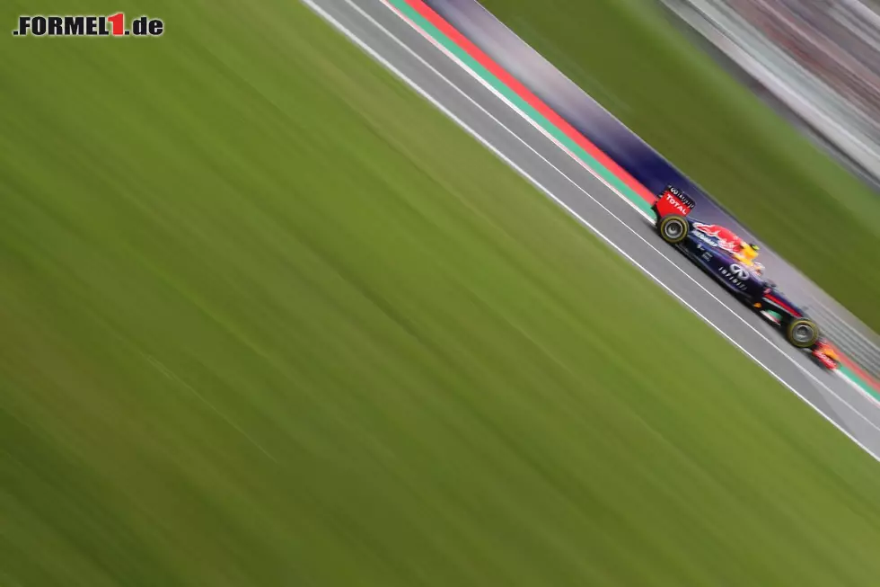 Foto zur News: Teamkollege Daniel Ricciardo schaffte es beim Red-Bull-Heimspiel auch nur auf Rang neun.