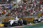 Foto zur News: Valtteri Bottas (Williams) und Lewis Hamilton (Mercedes)