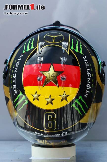 Foto zur News: Neuer Helm von Nico Rosberg (Mercedes), ohne WM-Pokal