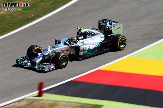 Foto zur News: Vor wem? Natürlich vor Teamkollege Nico Rosberg. Der Wiesbadener hofft nach seinem unglücklichen Ausfall in Silverstone natürlich auf eine Zielankunft auf dem ersten Platz und den Heimsieg!