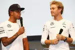 Foto zur News: Lewis Hamilton und Nico Rosberg (Mercedes)