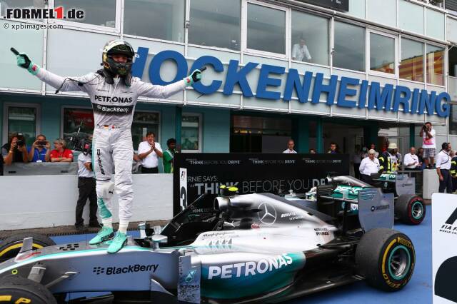Foto zur News: Nico Rosberg feierte in Hockenheim seinen ersten Sieg - und baut damit die Führung in der Weltmeisterschaft weiter aus.