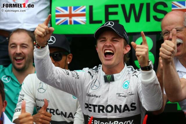 Foto zur News: Dass am Ende Nico Rosberg statt Lewis Hamilton jubeln durfte, war auch Glück