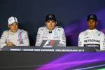 Foto zur News: Valtteri Bottas (Williams), Nico Rosberg (Mercedes) und Lewis Hamilton (Mercedes)