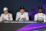 Foto zur News: Valtteri Bottas (Williams), Nico Rosberg (Mercedes) und Lewis Hamilton (Mercedes)