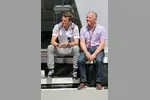 Foto zur News: Giedo van der Garde (Sauber) und Johnny Herbert