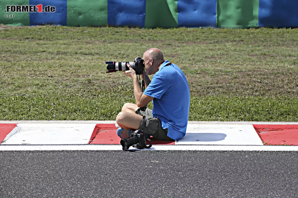 Foto zur News: Fotograf bei der Arbeit