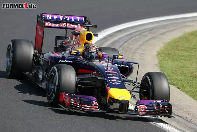 Deutlich besser als zuletzt läuft es vor den Toren Budapests für Sebastian Vettel. Der Red-Bull-Star belegte mit 0,629 Sekunden Abstand den dritten Rang und war damit schneller als sein hart zu knackender Teamkollege... Foto zur News: Deutlich besser als zuletzt läuft es vor den Toren Budapests für Sebastian Vettel. Der Red-Bull-Star belegte mit 0,629 Sekunden Abstand den dritten Rang und war damit schneller als sein hart zu knackender Teamkollege...