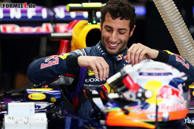 Daniel Ricciardo verliert sein Lachen nie - auch wenn der Grip auf der Strecke nicht seinen Vorstellungen entspricht Foto zur News: Daniel Ricciardo verliert sein Lachen nie - auch wenn der Grip auf der Strecke nicht seinen Vorstellungen entspricht