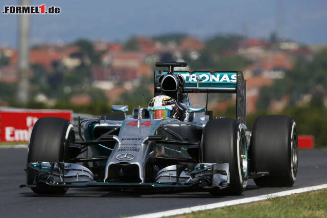 Foto zur News: Lewis Hamilton war am Freitag auf dem Hungaroring zweimal der Schnellste.