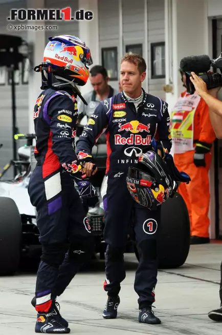 Foto zur News: Daniel Ricciardo (Red Bull) und Sebastian Vettel (Red Bull)