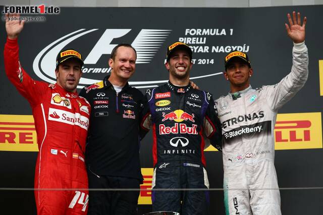 Foto zur News: Daniel Ricciardo ist der große Triumphator im Chaos-Rennen von Budapest. Aber auch Fernando Alonso und Lewis Hamilton (aus der Boxengasse gestartet!) dürfen stolz sein.