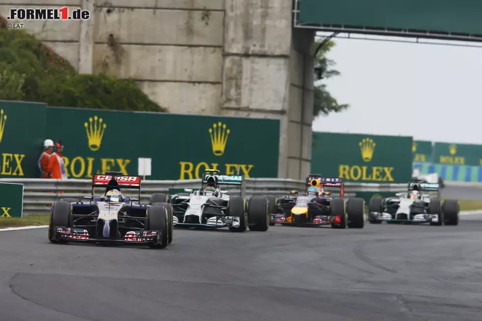 Jean-Eric Vergne (Toro Rosso), Nico Rosberg (Mercedes), Sebastian Vettel (Red Bull) und Lewis Hamilton (Mercedes) Foto zur News: Jean-Eric Vergne (Toro Rosso), Nico Rosberg (Mercedes), Sebastian Vettel (Red Bull) und Lewis Hamilton (Mercedes)