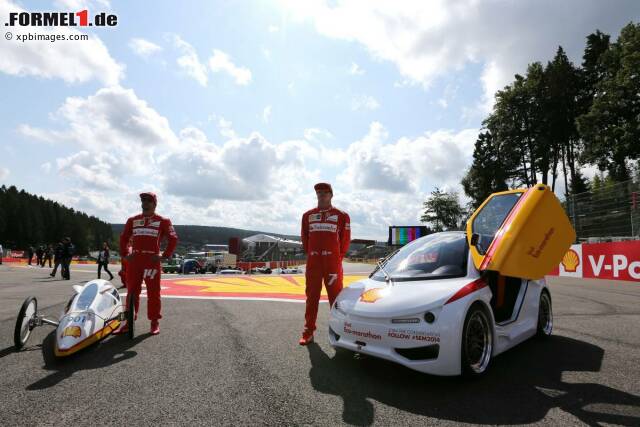 Foto zur News: Fernando Alonso und Kimi Räikkönen konnten die Sparautos in Belgien testen.