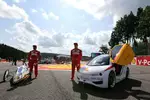 Foto zur News: Fernando Alonso (Ferrari) und Kimi Räikkönen (Ferrari) bei der Shell-Eco-Challenge