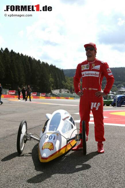 Foto zur News: Fernando Alonso (Ferrari) bei der Shell-Eco-Challenge