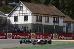 Foto zur News: Max Chilton (Marussia) und Marcus Ericsson (Caterham)