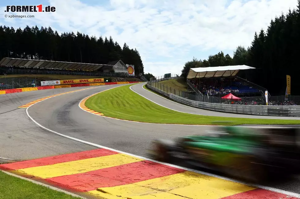 Foto zur News: Die Eau Rouge hat der Deutsche dieses Jahr schon rund 700 mal absolviert, da...