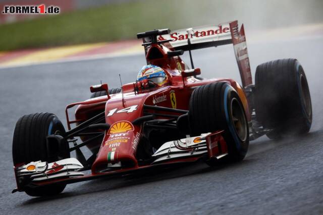 Foto zur News: Fernando Alonso kam mit den schwierigen Bedingungen in Spa gut zurecht