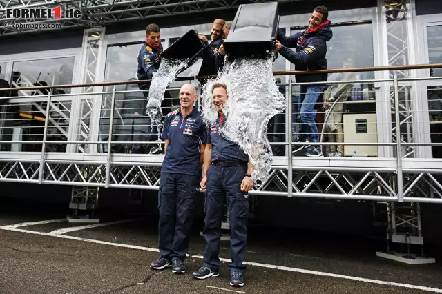 Foto zur News: Adrian Newey und Christian Horner - icebucketchallenge