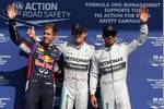 Foto zur News: Nico Rosberg (Mercedes) auf Pole-Position, Lewis Hamilton (Mercedes) und Sebastian Vettel (Red Bull) dahinter