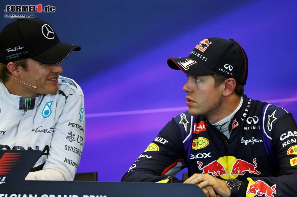 Foto zur News: Nico Rosberg (Mercedes) und Sebastian Vettel (Red Bull)