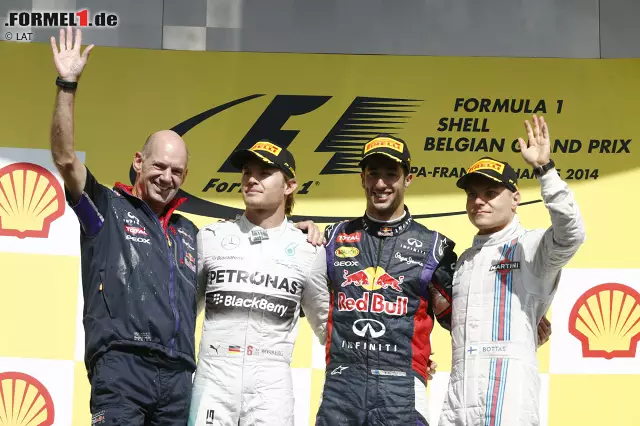 Foto zur News: Auch auf dem Podium: Nico Rosberg (Mercedes) und Valtteri Bottas (Williams) sowie Red Bulls Technikdirektor Adrian Newey