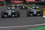 Foto zur News: Lewis Hamilton (Mercedes) und Nico Rosberg (Mercedes)
