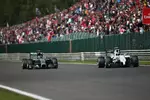 Foto zur News: Nico Rosberg (Mercedes) und Valtteri Bottas (Williams)