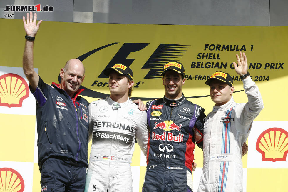 Foto zur News: Auch auf dem Podium: Nico Rosberg (Mercedes) und Valtteri Bottas (Williams) sowie Red Bulls Technikdirektor Adrian Newey