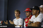 Foto zur News: Nico Rosberg (Mercedes), Fernando Alonso (Ferrari) und Lewis Hamilton (Mercedes)