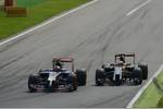 Foto zur News: Daniil Kwjat (Toro Rosso) und Pastor Maldonado (Lotus)