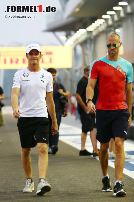 Foto zur News: Nico Rosberg (Mercedes) mit seinem Physio Daniel Schlösser