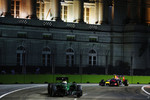 Gallerie: Marcus Ericsson (Caterham) und Sebastian Vettel (Red Bull)