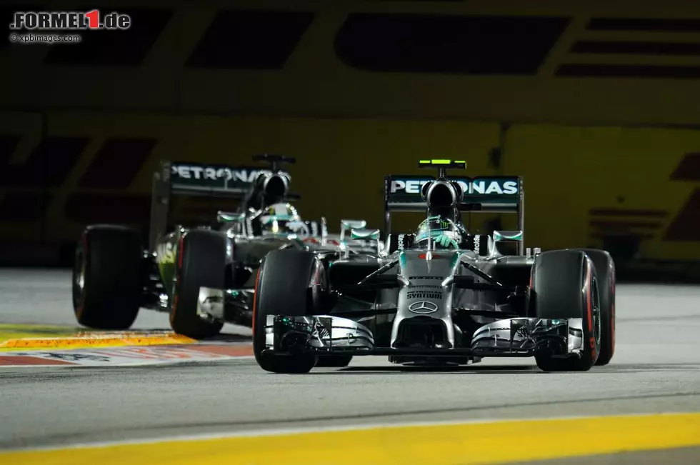 Foto zur News: Nico Rosberg (Mercedes) und Lewis Hamilton (Mercedes)