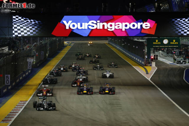 Foto zur News: Hamilton legte mit einem starken Start den Grundstein zum Sieg, dahinter schnappte sich Vettel seinen Teamkollegen.