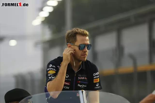 Foto zur News: Sebastian Vettel (Infiniti Red Bull Racing)